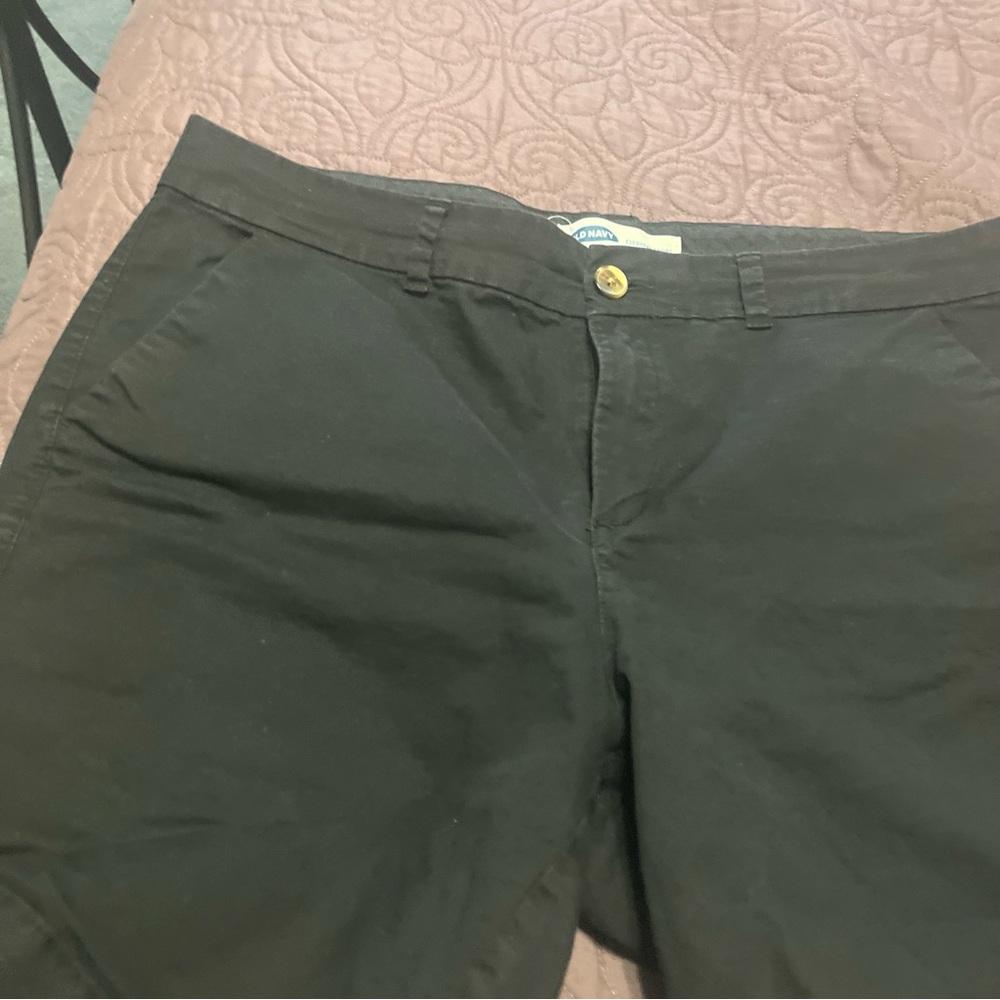 Old Navy Women's Black  Flat Front Lightweight Everyday Shorts Size 16